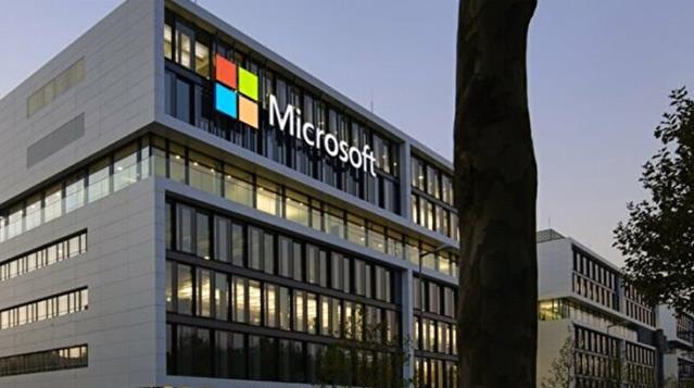Microsoft Şirketindeki Açığı Fark Eden Çalışan, Servet Sahibi Oldu