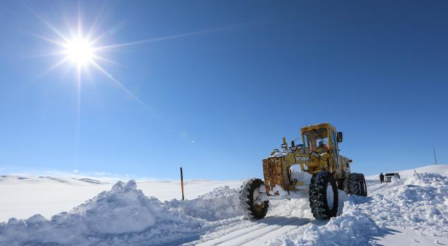 Yoğun Kar Sebebiyle 52 Köy Yolu Kapandı