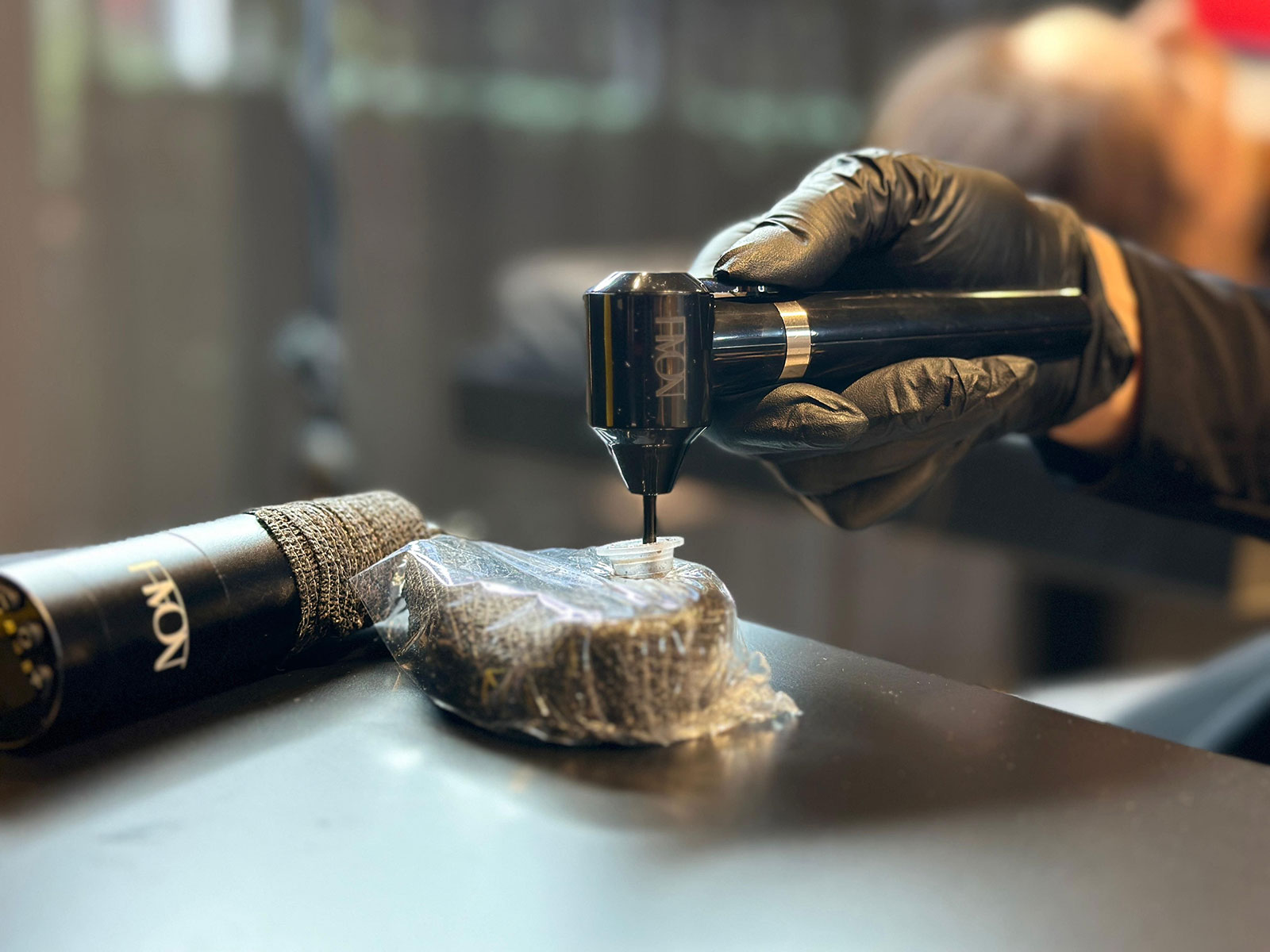 Kalıcı Makyaj Uzmanlarına Özel Üretilen Microblading Boyası